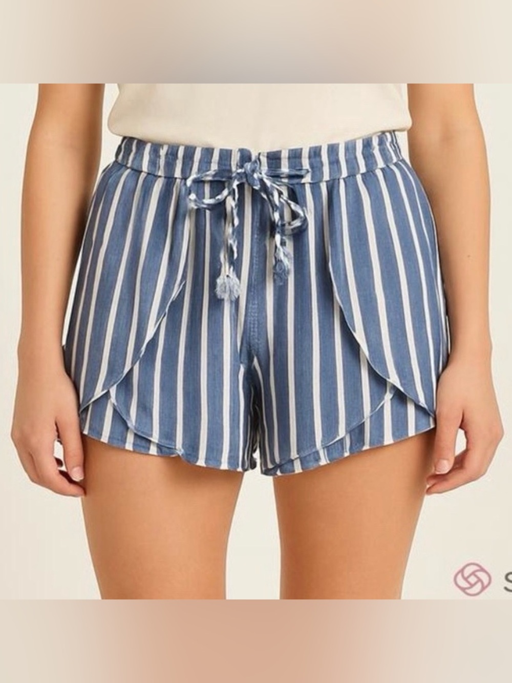 American Eagle Blue White Stripe SZ M Preppy Coastal Nautical Boho Flowy Shorts